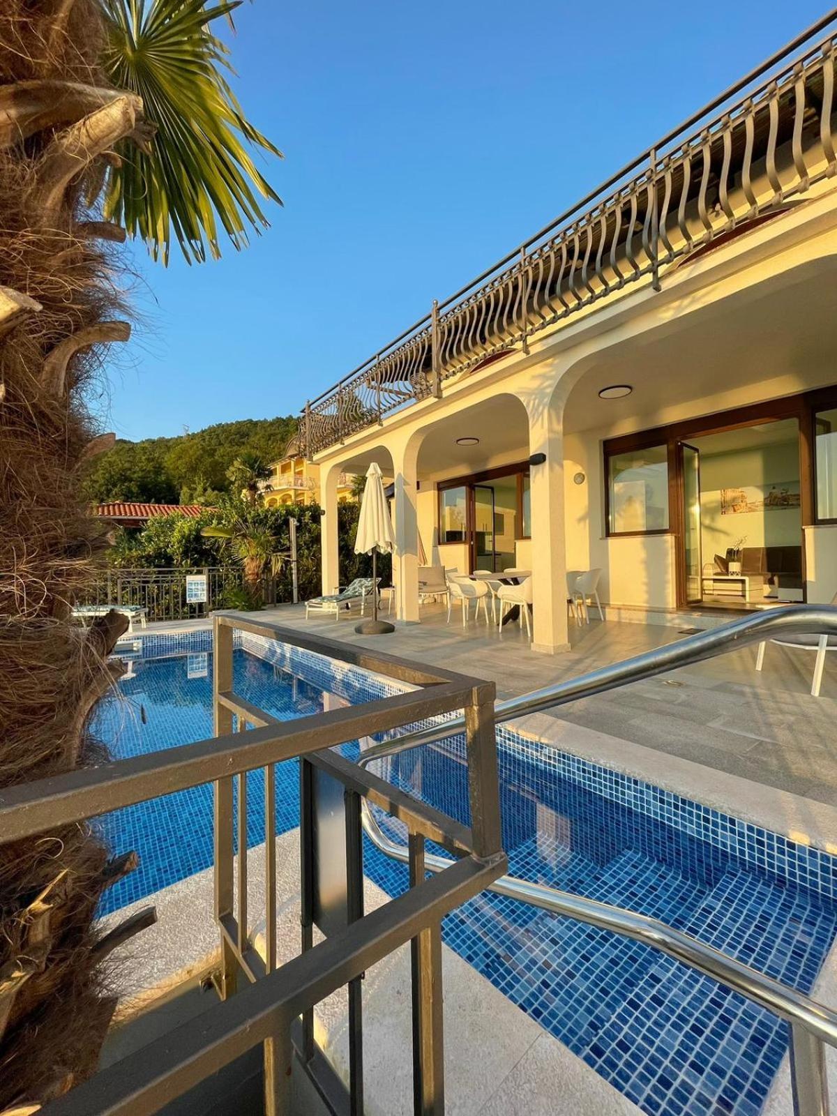 Villa Nikolla Laurana Esterno foto