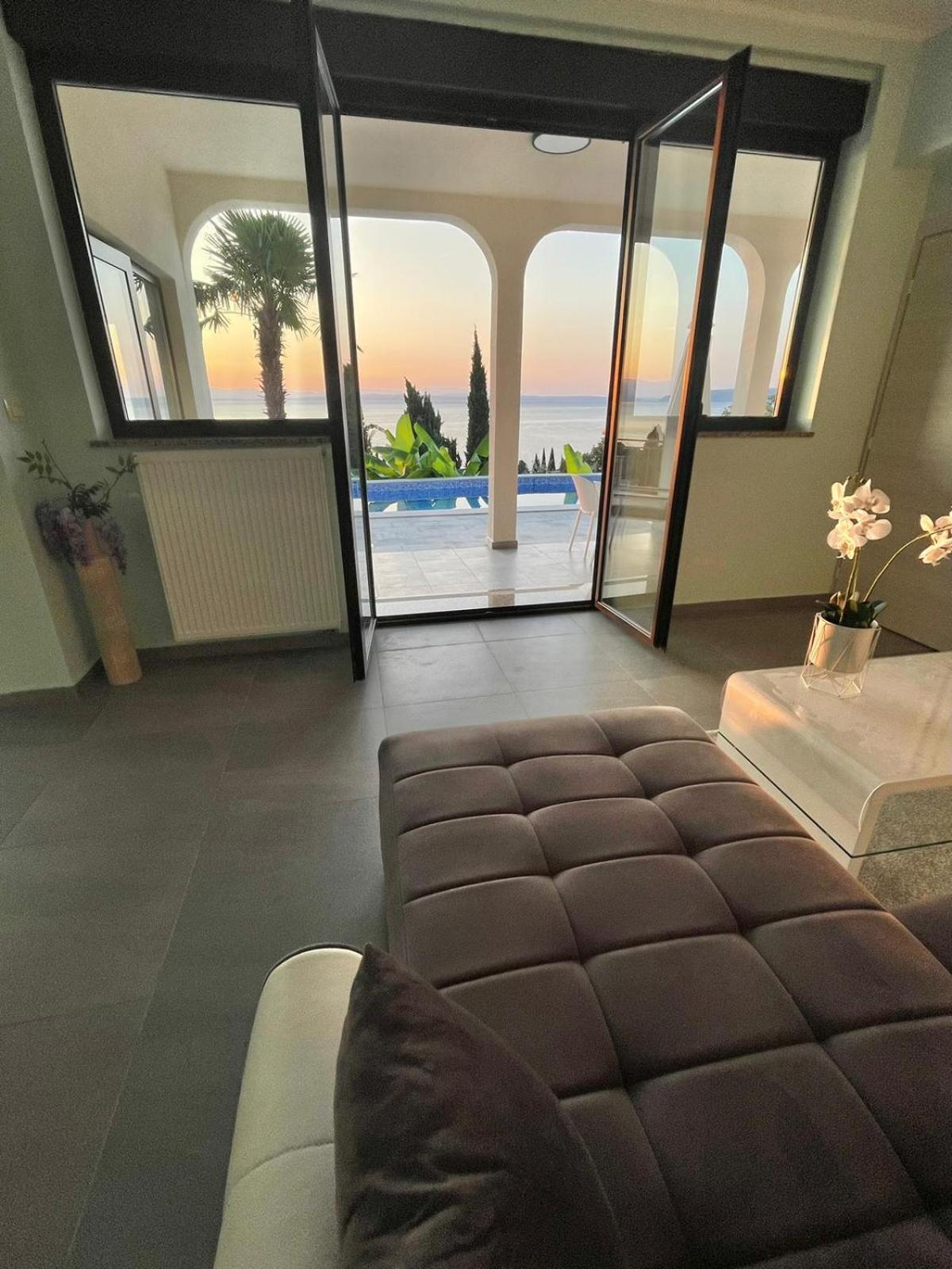 Villa Nikolla Laurana Esterno foto